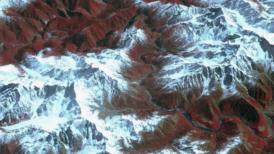 A megabarragem da China no Yarlung Tsangpo: maravilha da engenharia ou foco de tensões regionais?