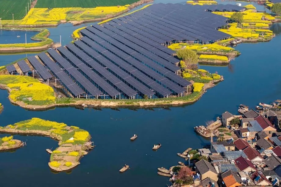 Como as exportações chinesas de tecnologias limpas estão reduzindo as emissões globais de CO2 e remodelando o futuro energético do mundo