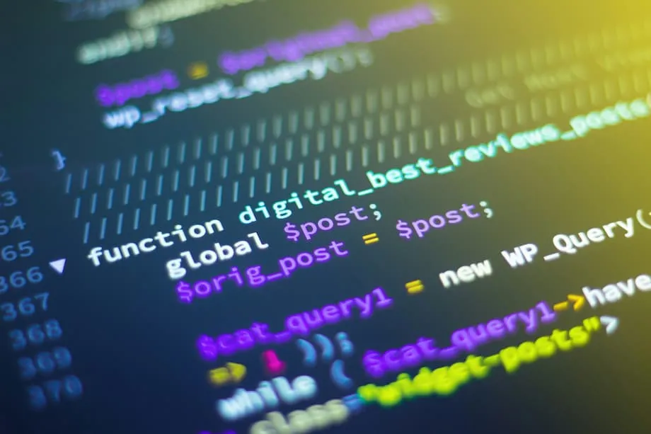 Qwen3-Coder, da Alibaba: poderosa ferramenta de IA para programação acende alertas de segurança no Ocidente