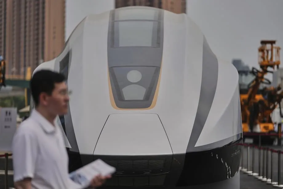 Trens de alta velocidade da China: uma maravilha da engenharia diante de uma montanha de dívidas