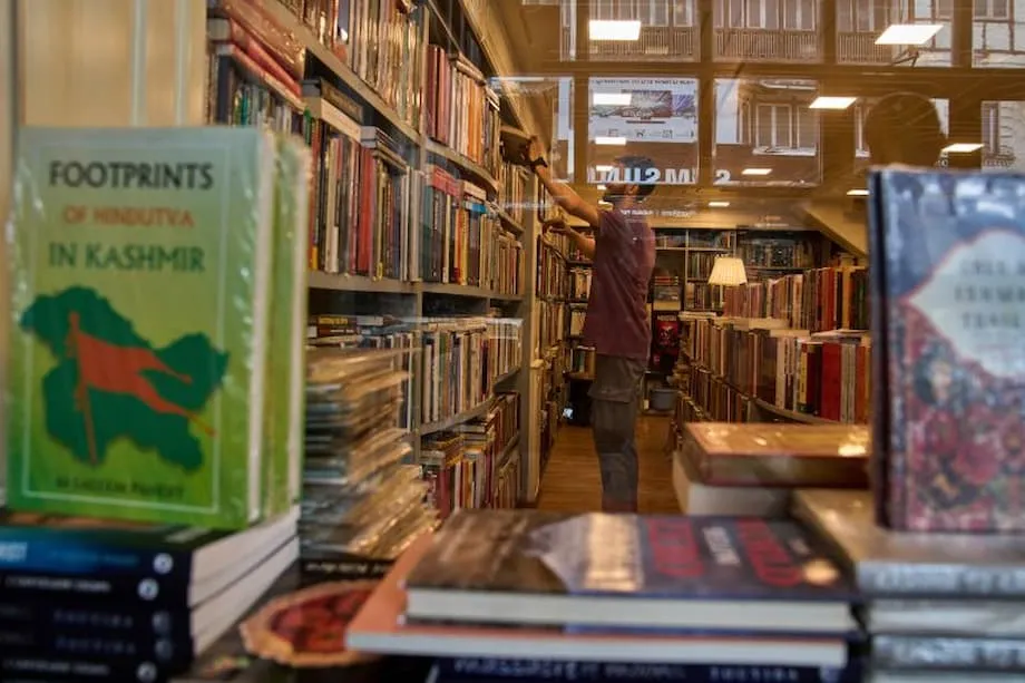 Proibição de livros na Caxemira: censura, memória e a disputa pela narrativa
