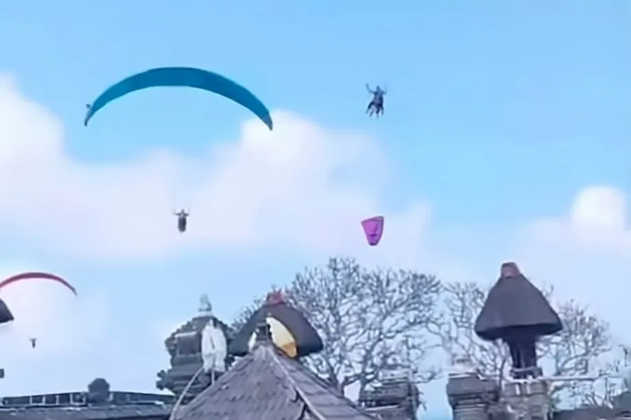 Vídeo viral de parapente em Bali provoca debate sobre turismo, cultura e espaços sagrados