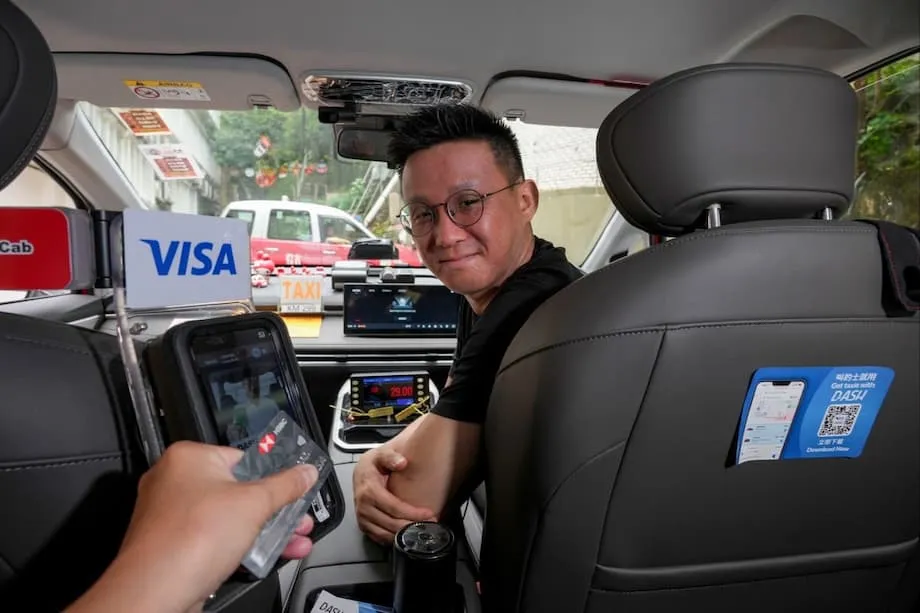 A revolução dos táxis em Hong Kong: como a Dash e os pagamentos eletrônicos estão transformando os táxis da cidade