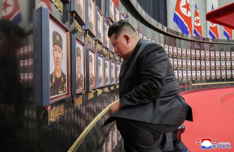 Emocionante homenagem de Kim Jong Un: soldados norte-coreanos mortos enquanto lutavam pela Rússia na Ucrânia