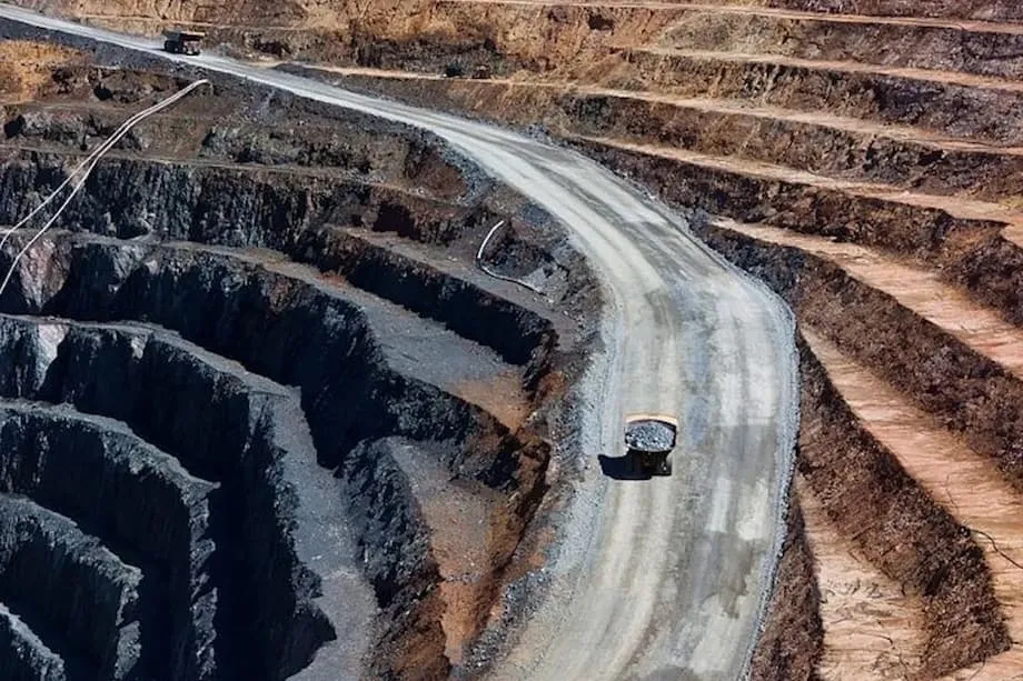 Repressão à mineração de lítio na China: novas regras reformulam um setor estratégico