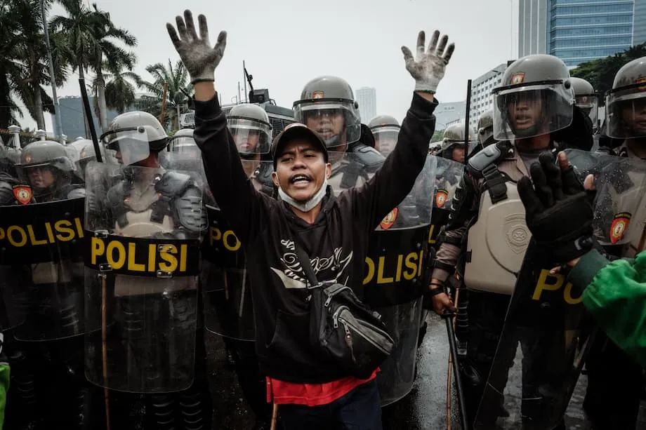 Os protestos antigoverno de 2025 na Indonésia: juventude, austeridade e a luta pela democracia