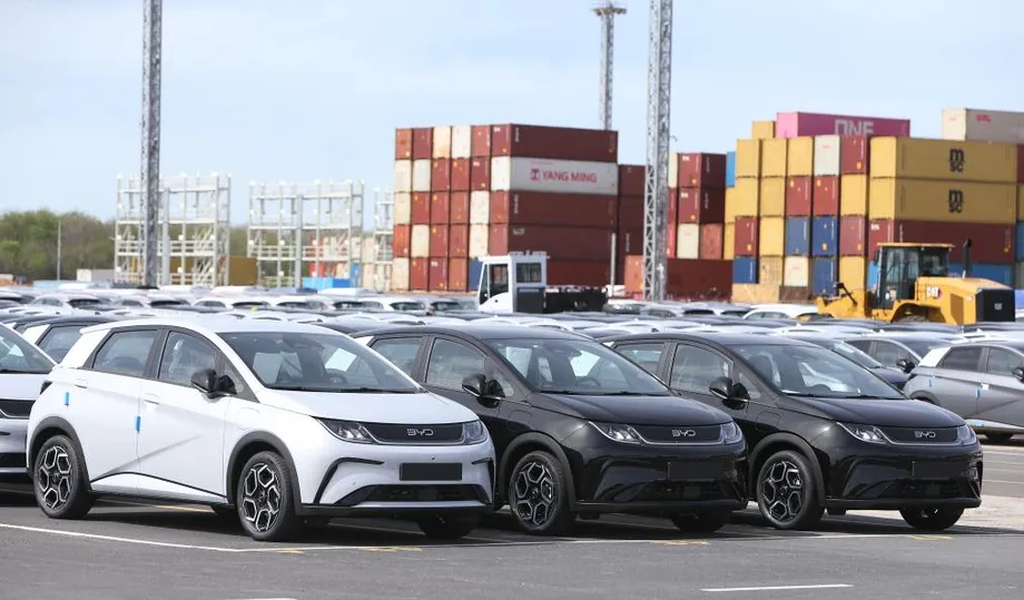 BYD envia veículos elétricos fabricados na Tailândia para a Europa: uma estratégia para contornar as tarifas da UE e ampliar sua presença global