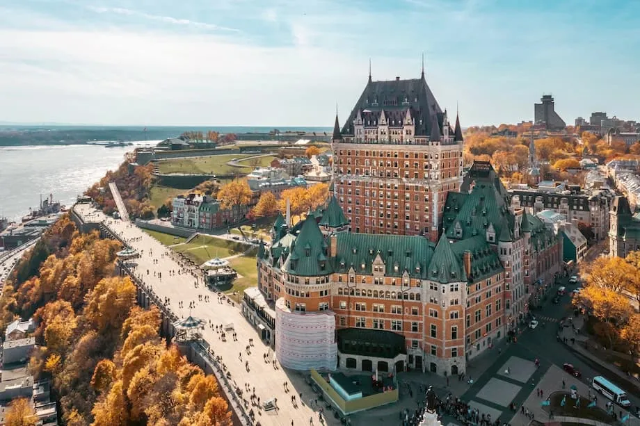 Como as séries coreanas estão impulsionando o turismo global: o fenômeno do turismo por locações de K-dramas