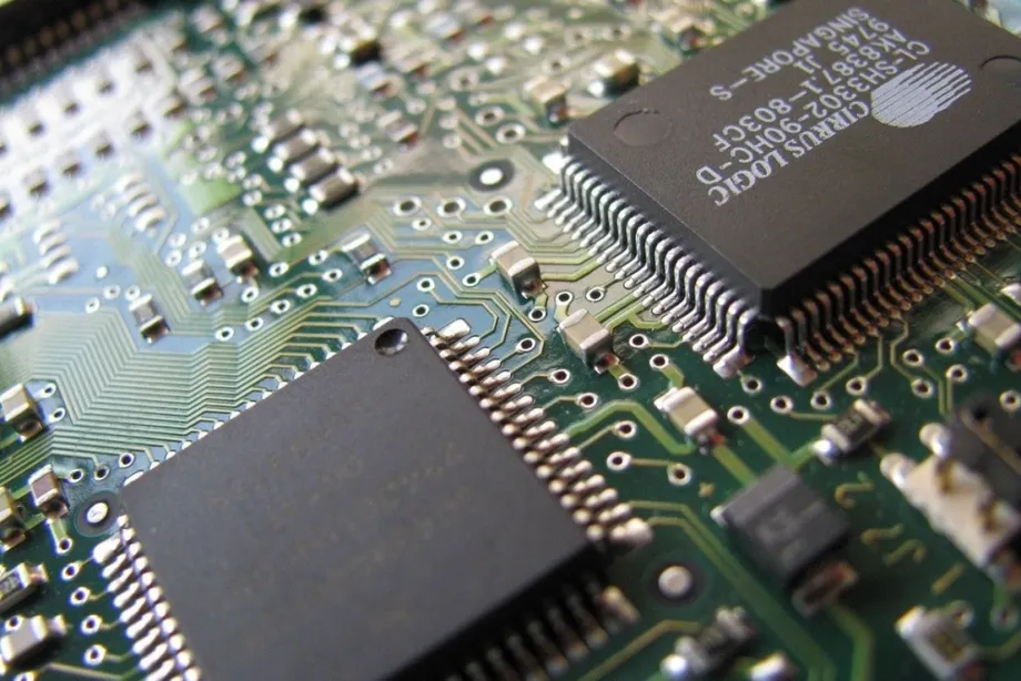 Japão e Índia abrem novo caminho na fabricação de semicondutores: transferência da produção de chips maduros para fortalecer as cadeias de suprimentos