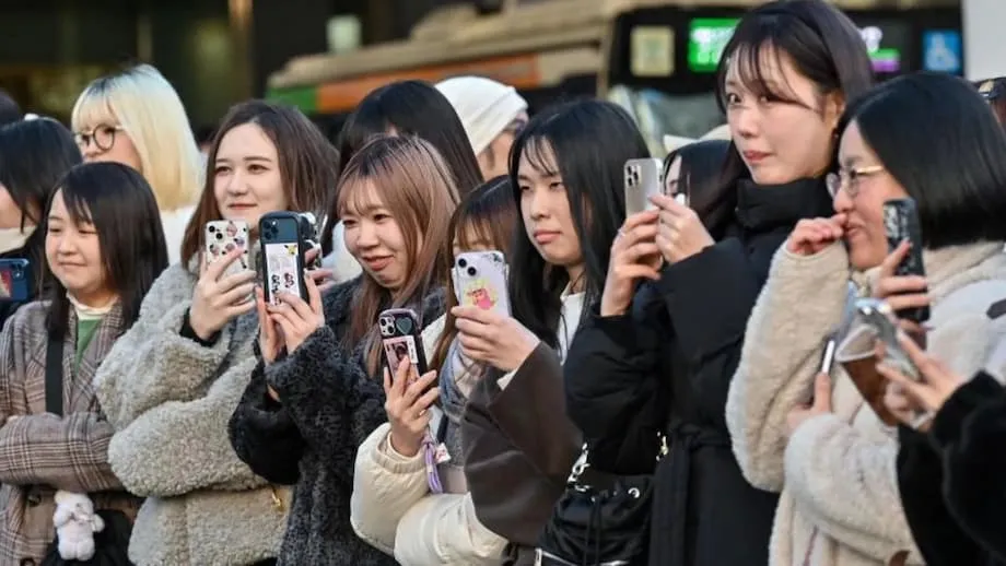 Cidade japonesa gera debate com proposta de limitar o uso de smartphones a duas horas por dia