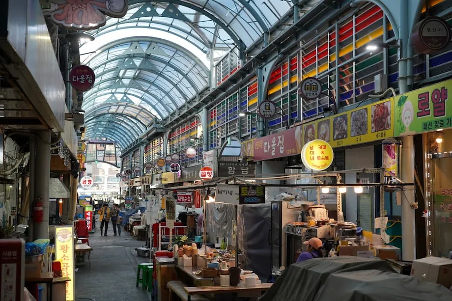 Explorando o Mercado Jongno Sinjin: uma joia tradicional escondida de Seul