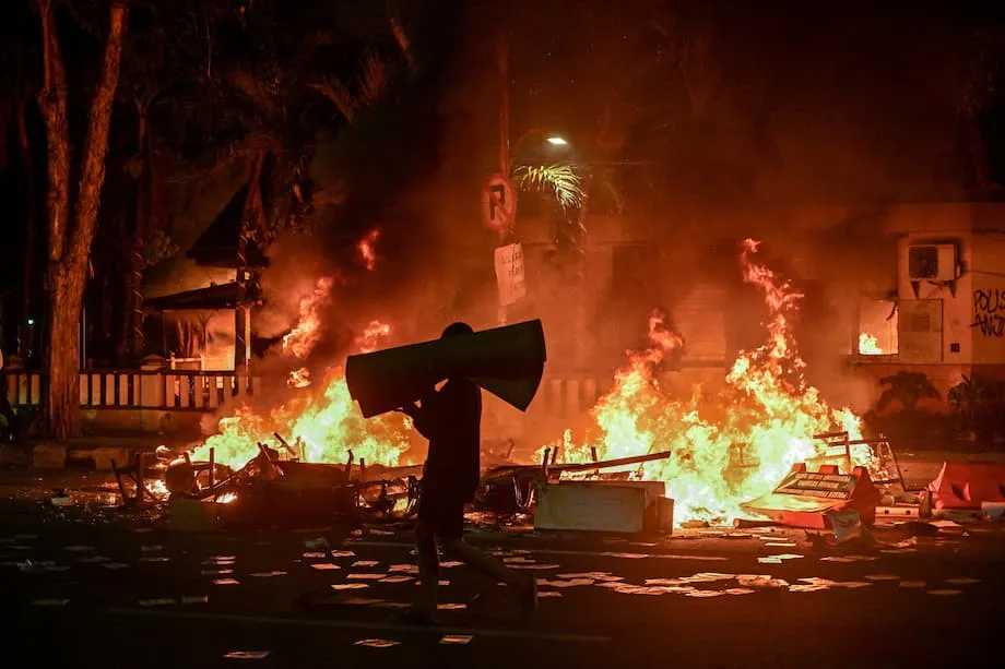 Indonésia corta benefícios de parlamentares após protestos mortais abalarem o país