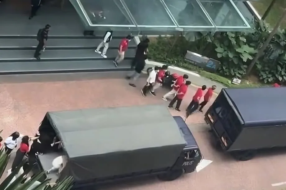 Polícia da Malásia prende mais de 400 em grande operação contra o Doo Group, ligado a Singapura, em meio a ofensiva contra golpes