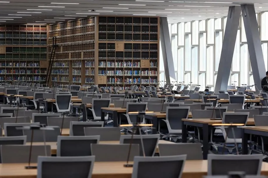 Por que um número recorde de estudantes está deixando as universidades de elite da Coreia do Sul para cursar medicina