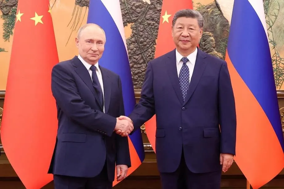 Microfone aberto flagra Putin e Xi especulando sobre transplantes, vidas de 150 anos e poder