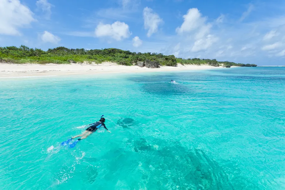 Férias na praia em Okinawa: o refúgio tropical do Japão