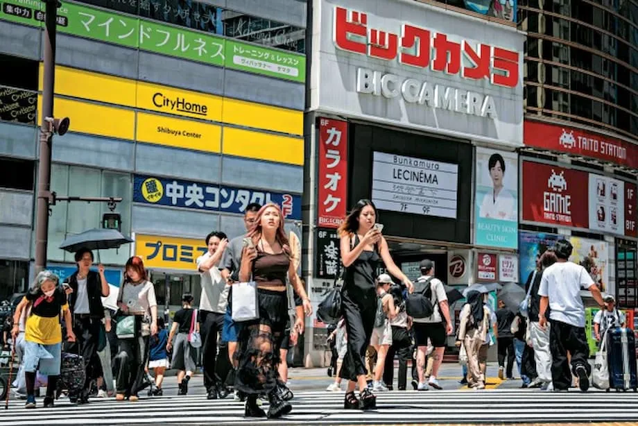 Japão estuda sobretaxa em cartões de crédito para turistas estrangeiros