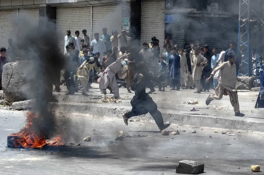 Paquistão prende centenas durante greve no Baluchistão após atentado mortal em Quetta