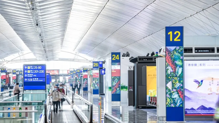 Hong Kong elevará a taxa de saída de passageiros aéreos para HK$ 200 a partir de 1º de outubro de 2025