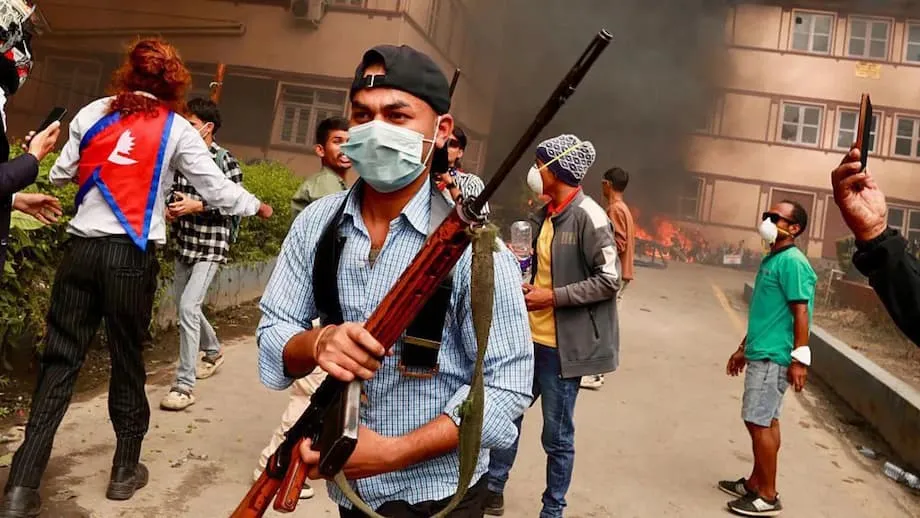 Levante da Geração Z no Nepal derruba primeiro-ministro em meio a distúrbios mortais