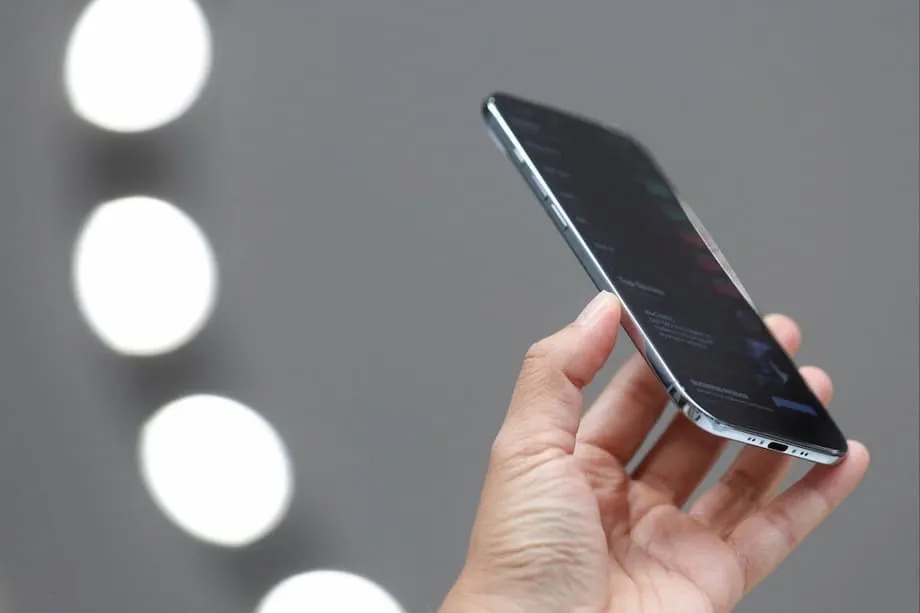 Apple adia lançamento do iPhone Air na China à espera de aprovação para eSIM