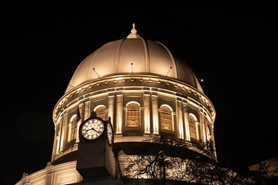 Kolkata à noite: moradores iluminam o patrimônio histórico
