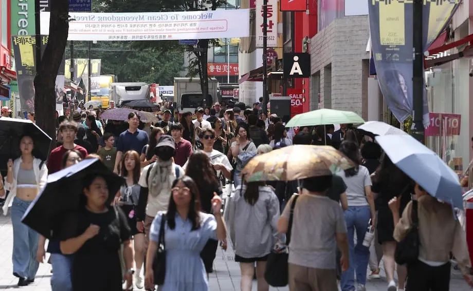 Plano da Coreia do Sul de permitir a entrada de grupos de turistas chineses sem visto provoca reação pública, preocupações sanitárias e um debate político mais amplo