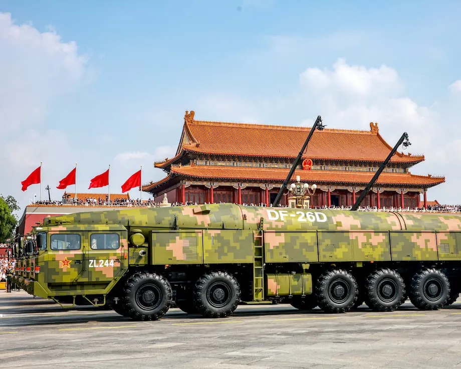 Moradores de Guam avaliam riscos enquanto China exibe míssil Mata-Guam e EUA aceleram novas defesas