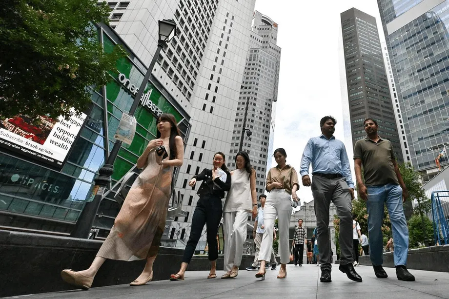 Como Singapura pode proteger os empregos de nível intermediário enquanto a IA transforma o trabalho