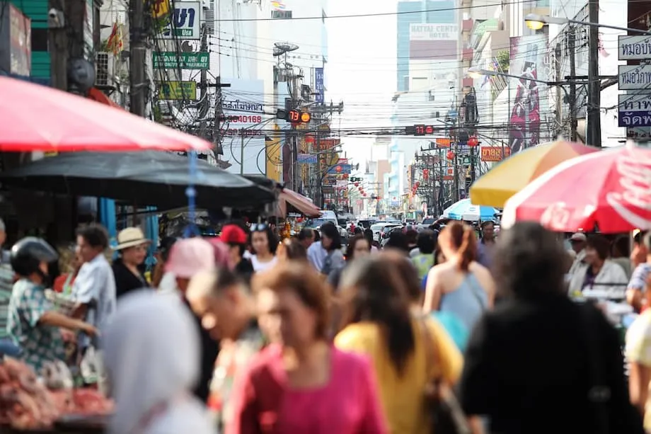 Temores com a segurança levam turistas chineses ao Vietnã, enquanto a Tailândia tenta recuperar a confiança