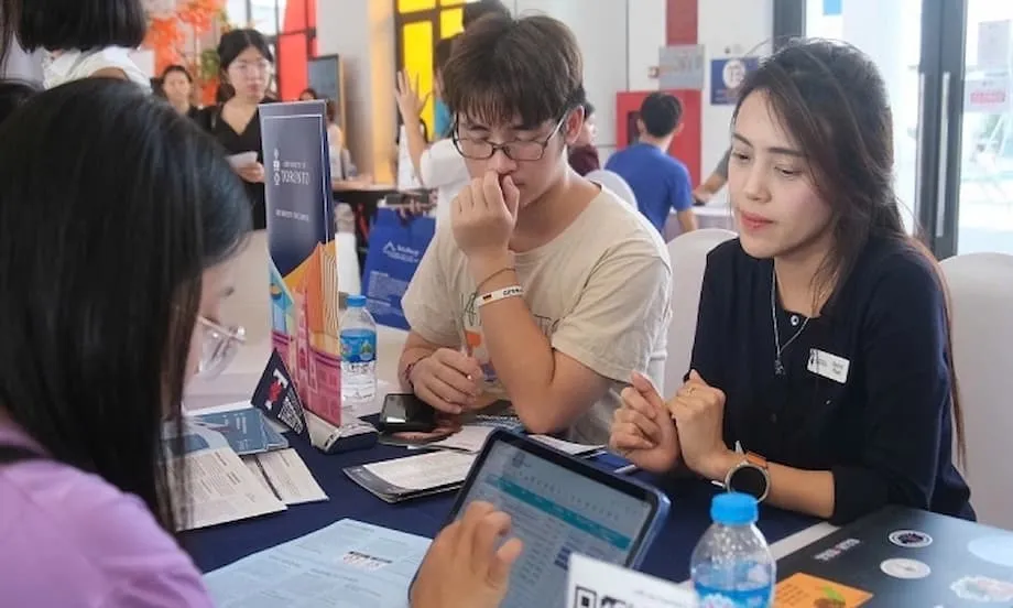 Estudantes vietnamitas continuam conquistando a Bolsa Pearson da Universidade de Toronto