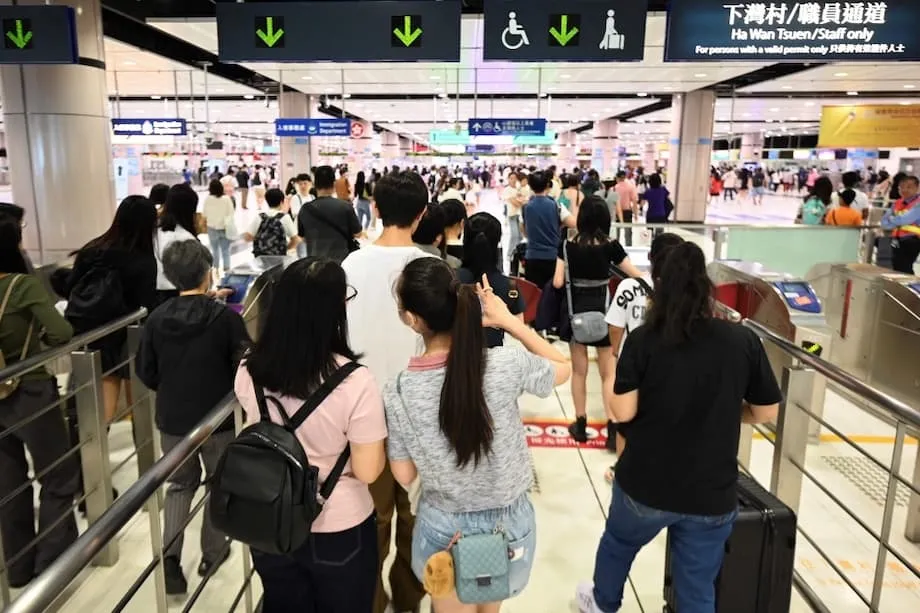 Viagens recordes na Semana Dourada da China, com turistas atentos aos gastos em busca de opções econômicas dentro e fora do país