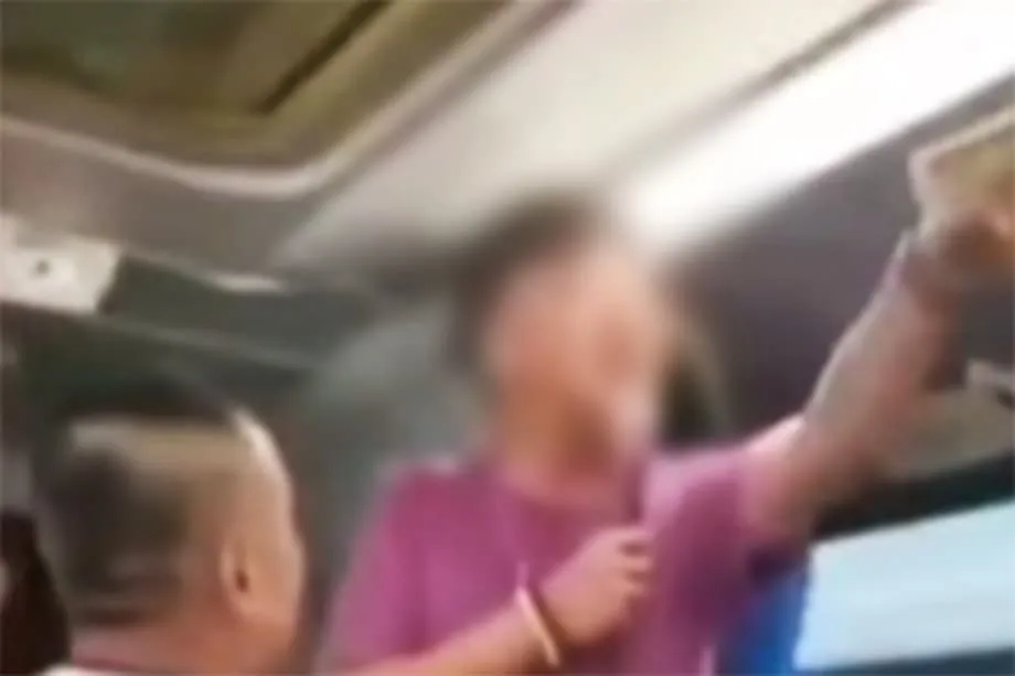 Vídeo viral de guia chinês na Tailândia leva a investigação sobre compras forçadas e excursões a custo zero