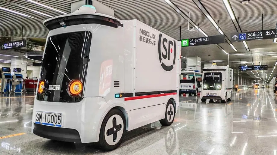 A liderança da China em vans autônomas e os desafios das entregas