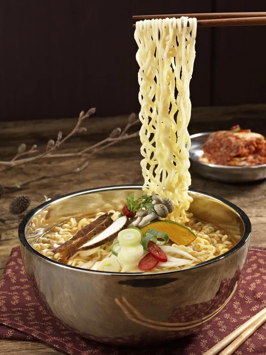 Vietnã lidera consumo per capita de macarrão instantâneo, Coreia do Sul fica em segundo lugar e demanda global bate recorde