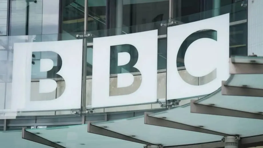 BBC pede que o Vietnã devolva passaporte e permita que jornalista deixe o país durante visita de To Lam ao Reino Unido