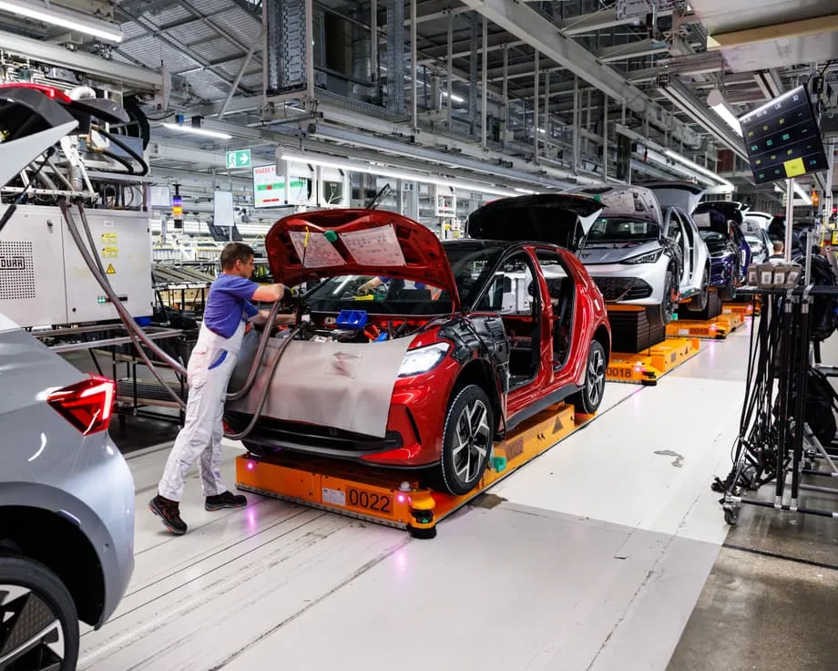 Montadoras europeias se preparam para paralisações enquanto China bloqueia exportações de chips da Nexperia