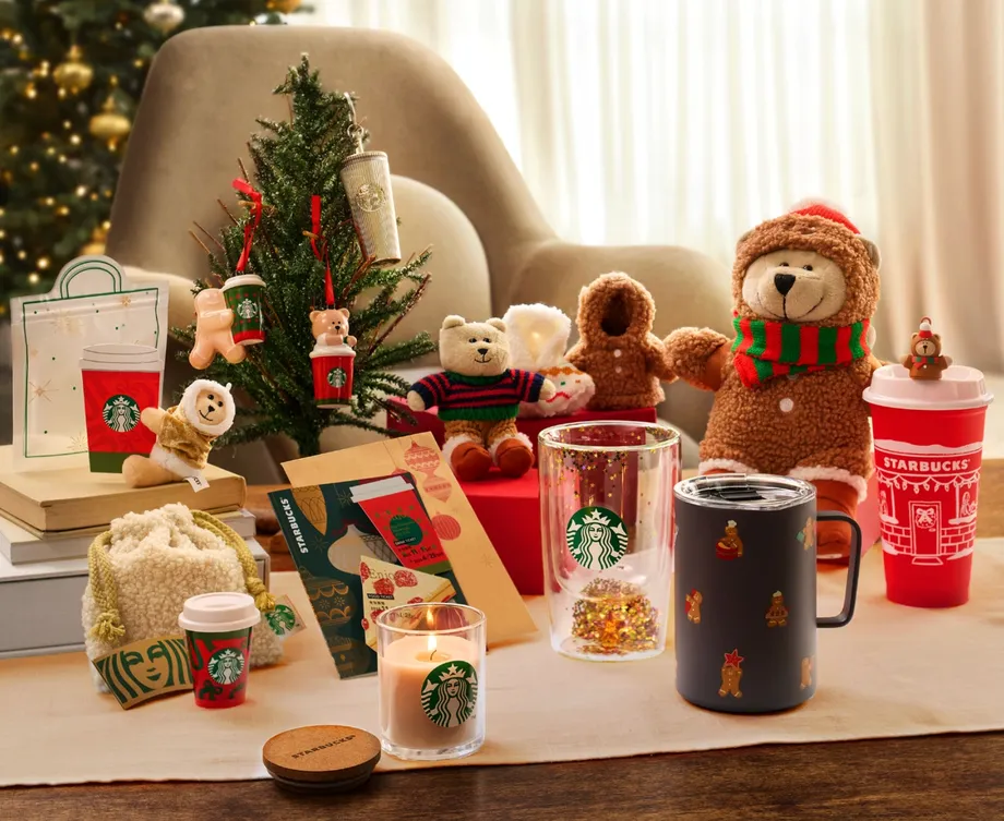 Velas estreiam na coleção de Natal 2025 da Starbucks Japan, que lança também copos e outros produtos
