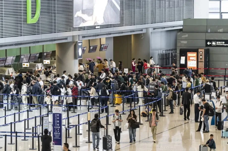 Passagens baratas mantêm as três maiores companhias aéreas da China sob pressão, apesar do aumento dos lucros no verão