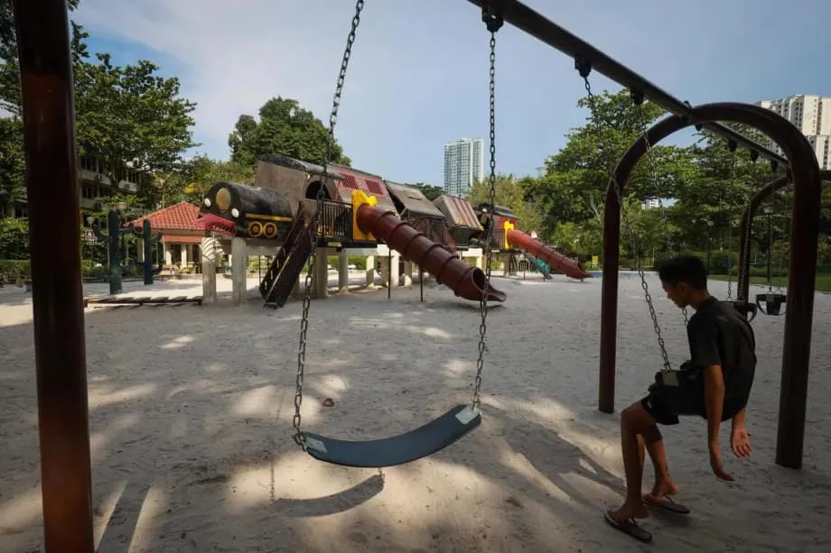 Por que os balanços estão desaparecendo dos playgrounds de Singapura