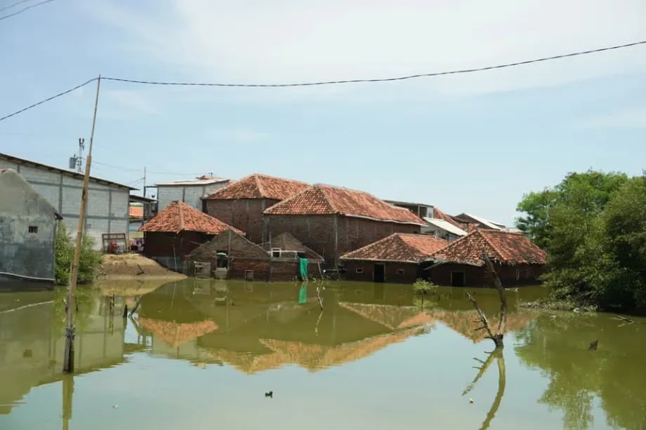 Por dentro do plano da Indonésia para construir um gigantesco paredão marítimo e proteger o litoral norte de Java