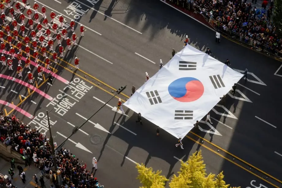 Coreia do Sul lançará programa de adaptação para recrutas de origem multicultural em 2026