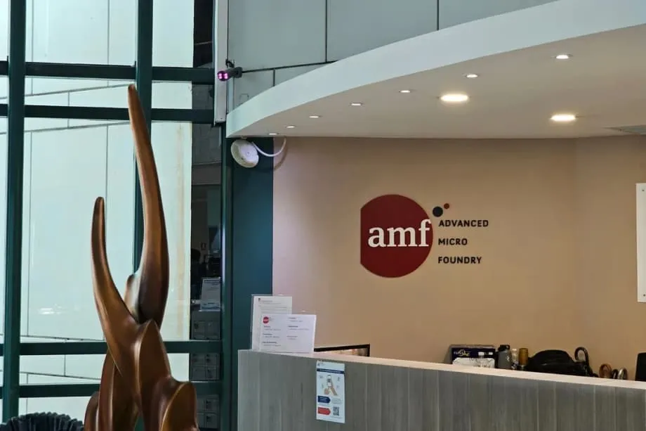 GlobalFoundries compra a AMF para consolidar liderança em fotônica de silício para data centers de IA