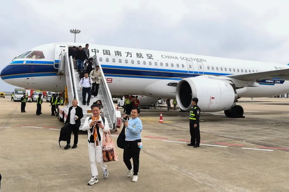 Voos lotados, margens apertadas: como a rede ferroviária de alta velocidade e a concentração de rotas na China comprimem os lucros das companhias aéreas