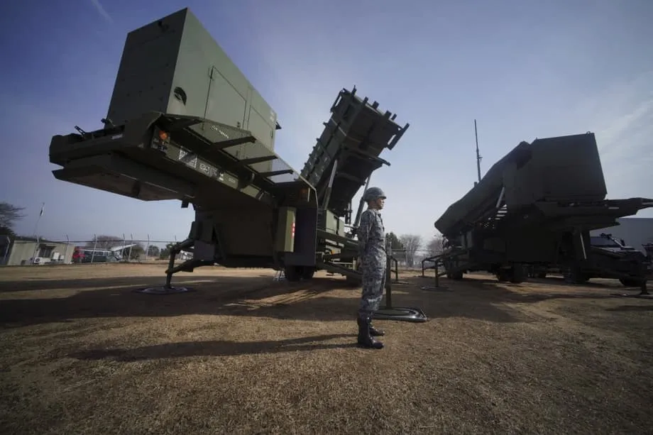 China critica primeiras exportações de mísseis Patriot do Japão para os EUA e aponta risco à ordem do pós-guerra