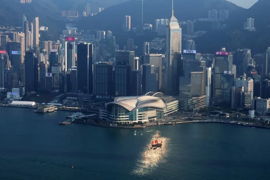 Depósitos bancários de HK$ 19 trilhões em Hong Kong reforçam status de porto seguro