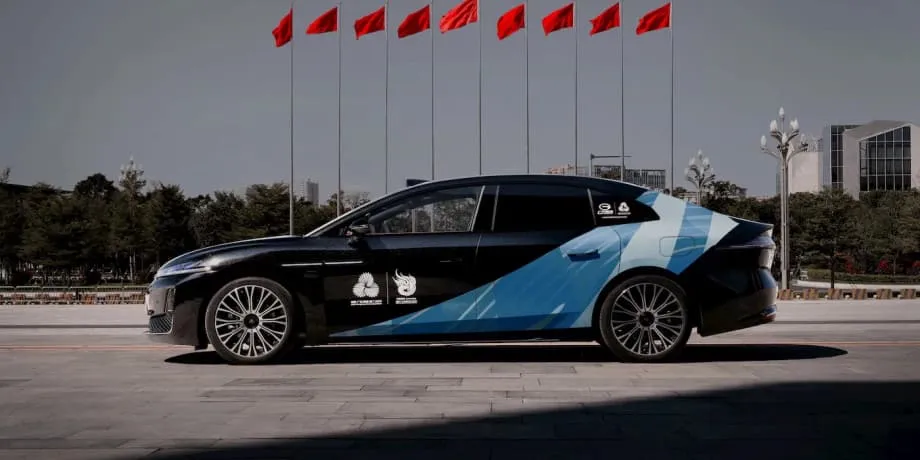 China inicia a produção de baterias totalmente sólidas para veículos elétricos, com objetivo de dobrar a autonomia
