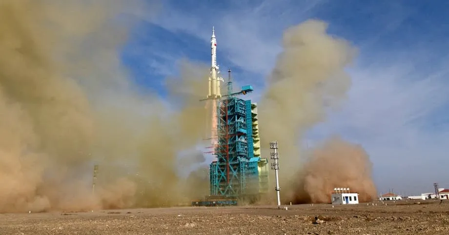China lança a Shenzhou 22 na primeira missão de emergência à estação Tiangong