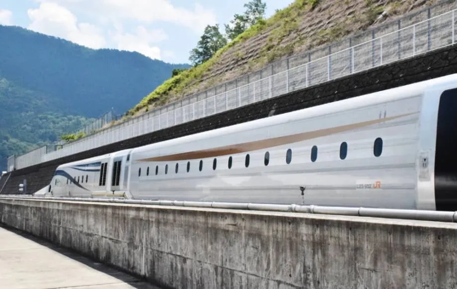 Maglev do Japão: o trem mais rápido do mundo preso em uma pista de testes