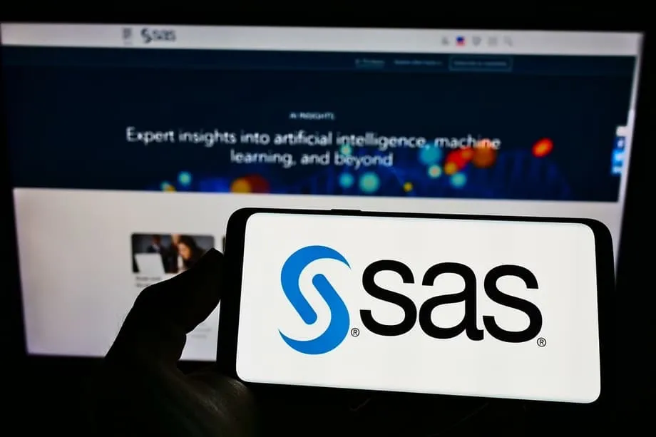 SAS encerra operações diretas na China após 25 anos, adota modelo com parceiros e corta cerca de 400 postos de trabalho